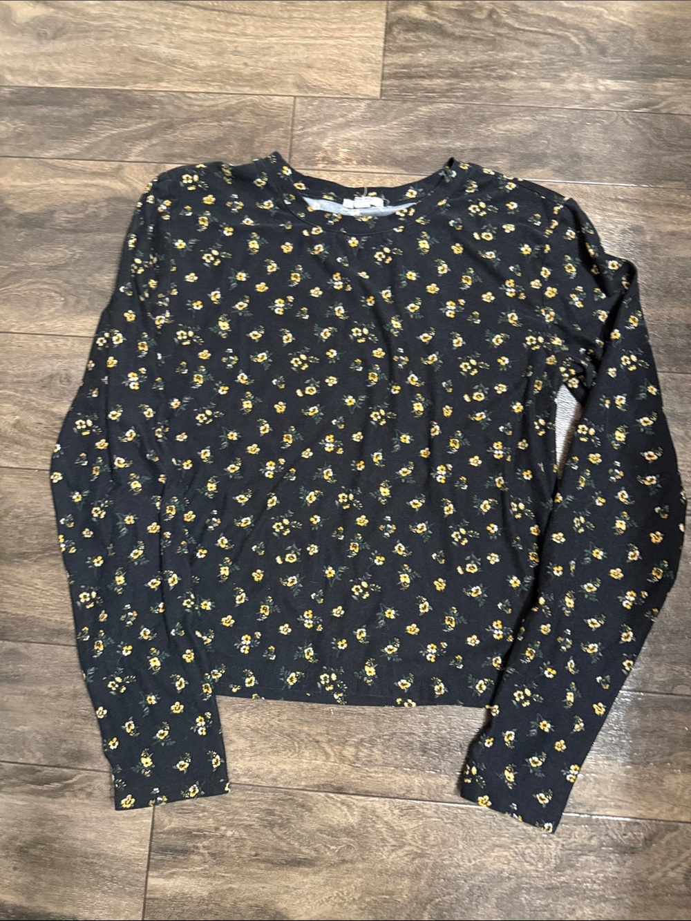 Ardene Black Long-Sleeve Crop Top with Yellow Floral Print